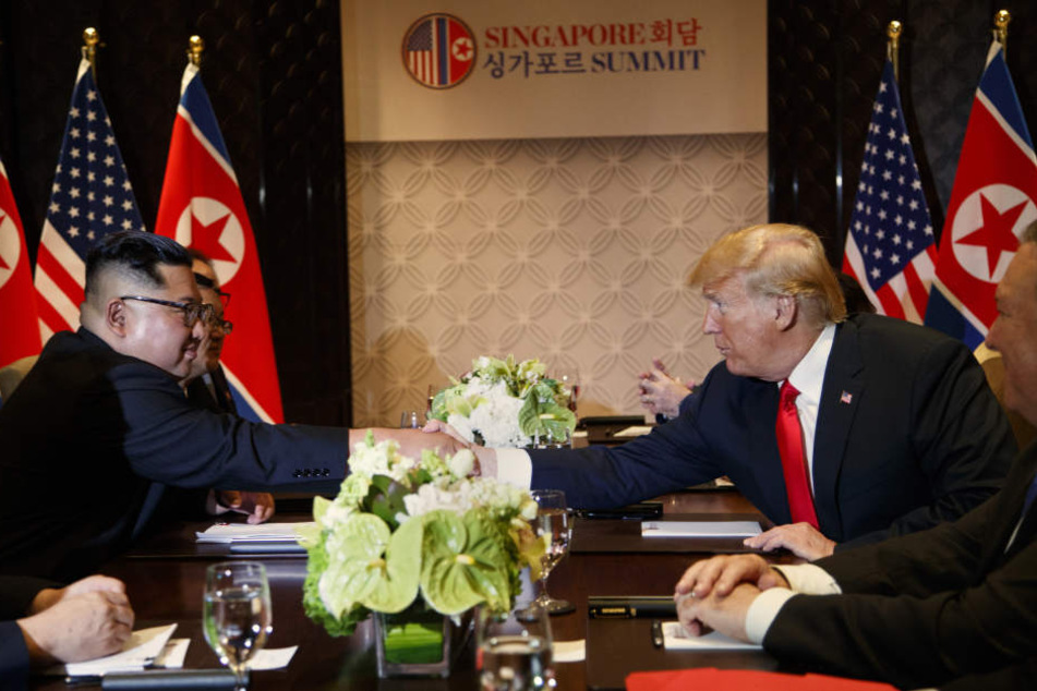 Konnten gar nicht genug vom Händeschütteln bekommen: Kim Jong Un und Donald Trump.