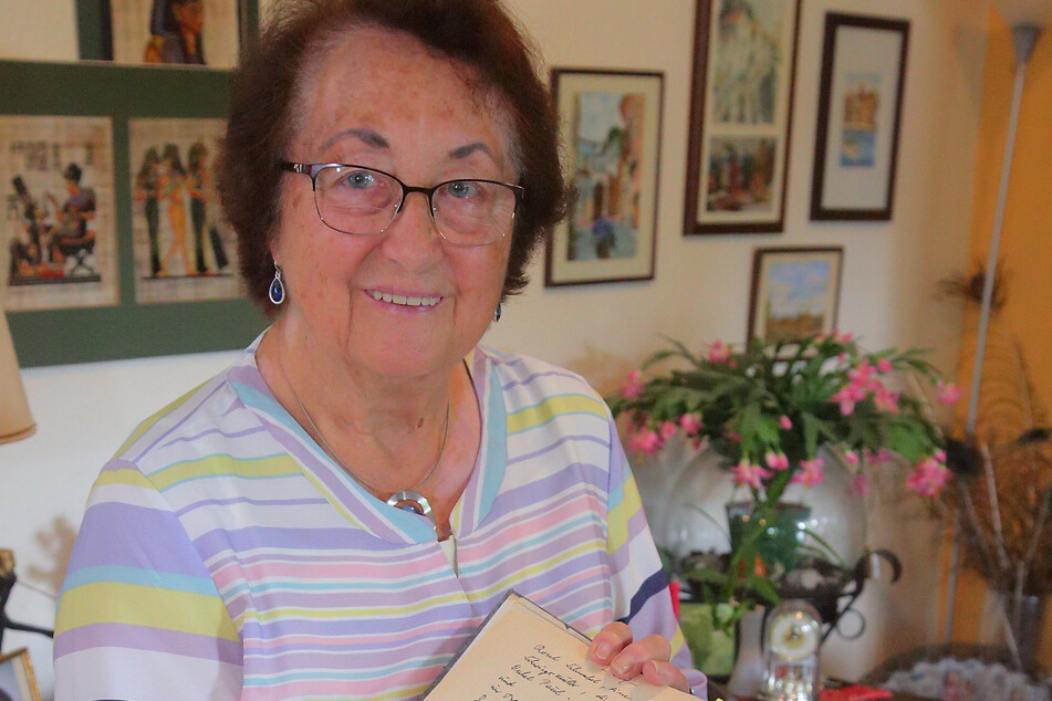 Witwe Renata Junghanns (87) fand in den Memoiren ihres Gatten Kindheitserinnerungen an die umstrittene Villa.