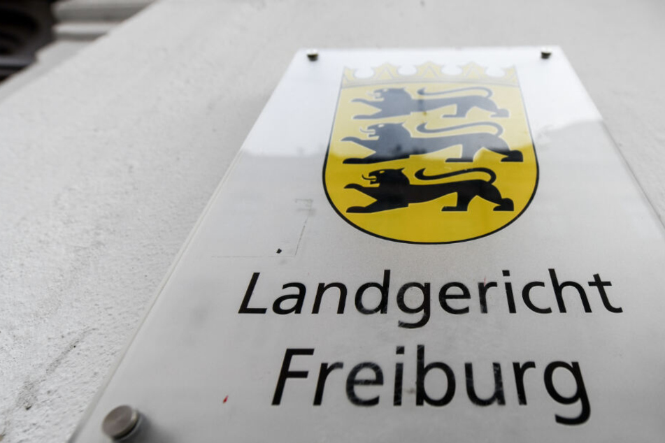 Der Prozess findet vor dem Landgericht Freiburg statt.