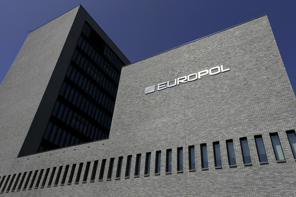 Europol bittet um Mithilfe aus der Bevölkerung bei der Suche nach 18 der gefährlichsten Sexualstraftäter Europas.