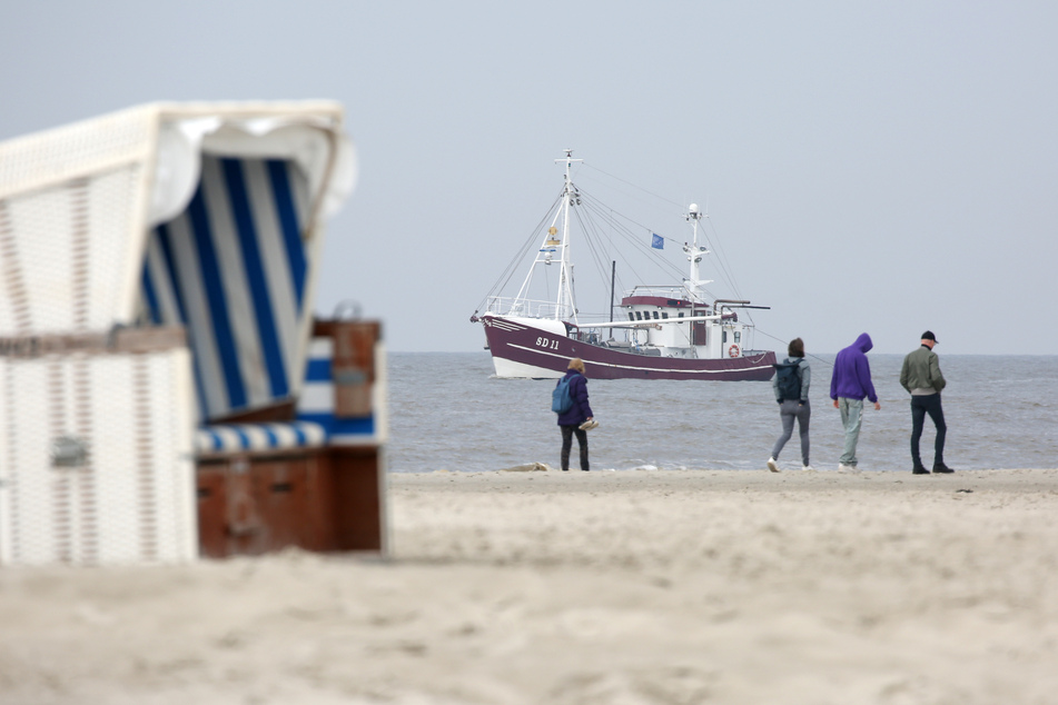 Ein Blick auf die Nordsee am Strand von St. Peter-Ording: Urlaube an der deutschen Nordseeküste werden im neuen Jahr teurer ausfallen.