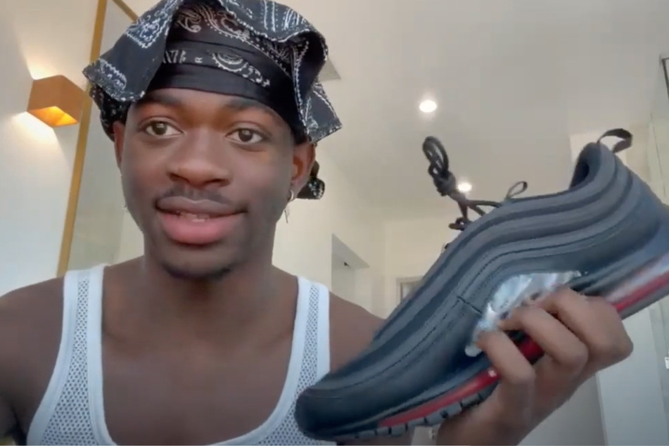 Lil Nas X responded to the conservative backlash over his shoes with a now viral mock-apology video.