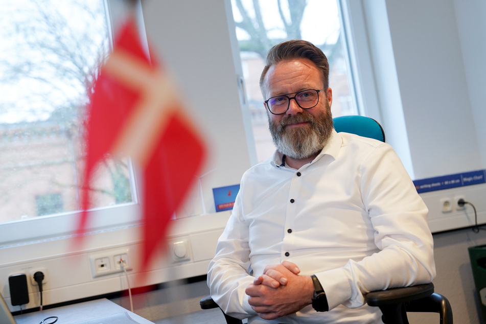 Schleswig-Holsteins Wirtschaftsminister Claus Ruhe Madsen (50, parteilos) hat viele Ideen, wie sich der Grenzverkehr zwischen Deutschland und Dänemark verbessern ließe.