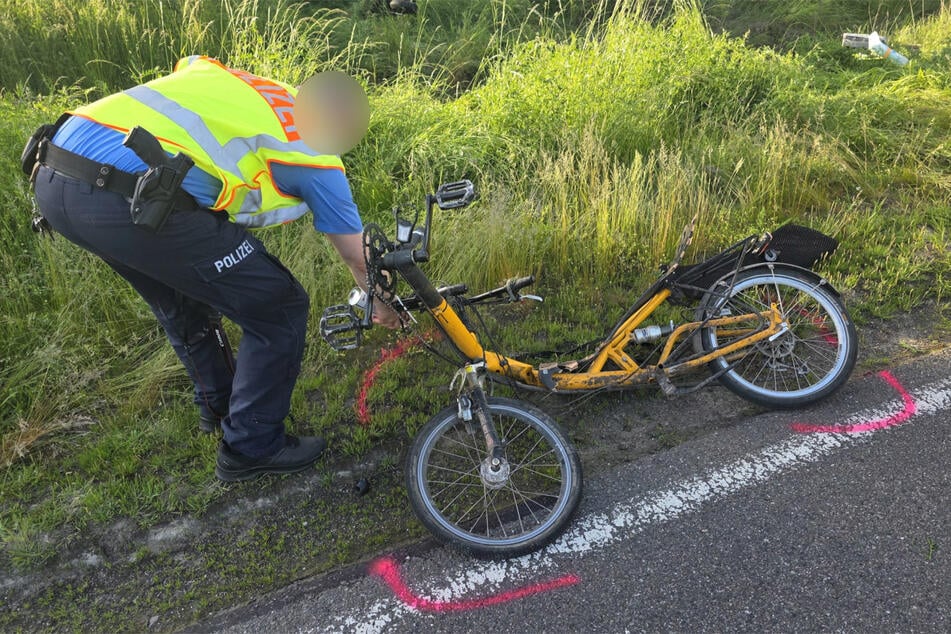 Die zwei Radfahrer waren auf Liegerädern unterwegs.