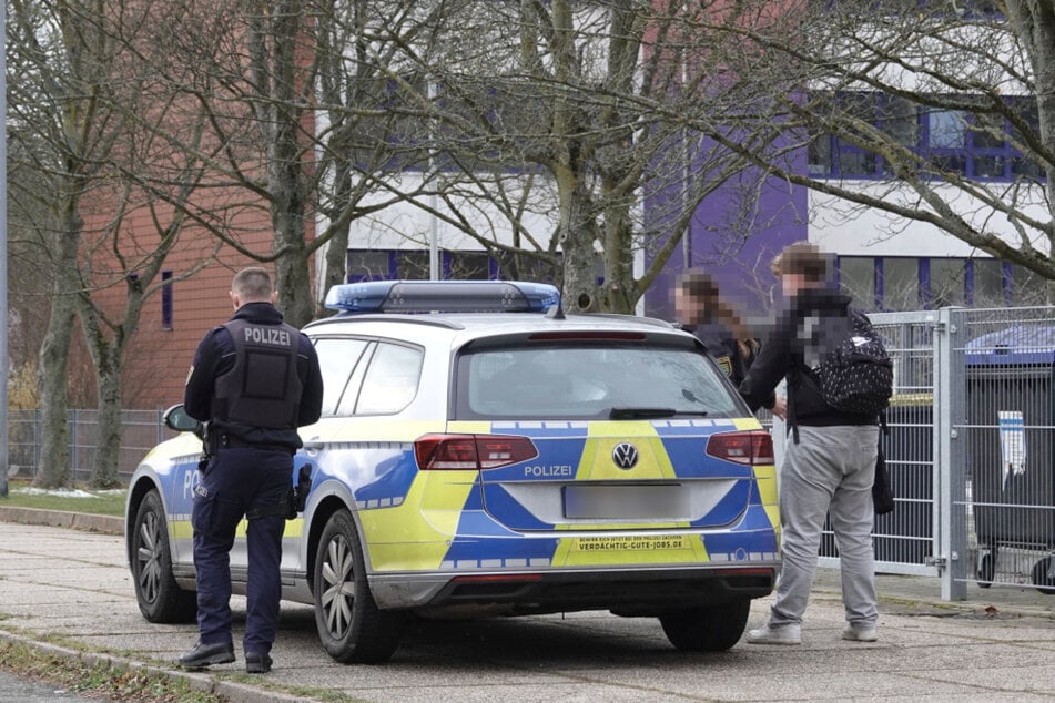 Der Schüler mit dem Pfefferspray wurde von der Polizei mitgenommen.