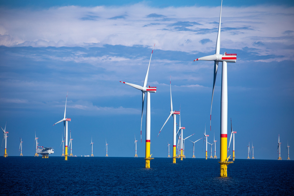 Zwei der neuen Windparkflächen liegen in der Nordsee vor den ostfriesischen Inseln, die dritte in der Ostsee nordöstlich der Insel Rügen.