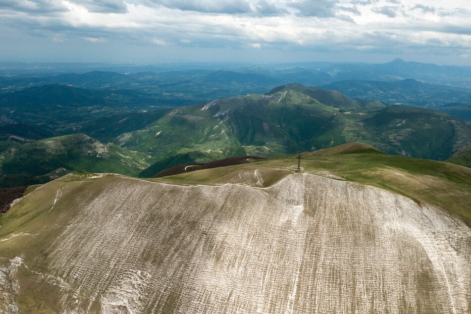 Schmelz` spektakuläre Luftaufnahmen finden sich auch in zahlreichen Naturdokumentationen der ARD, wie etwa im Film "Im Herzen Italiens".