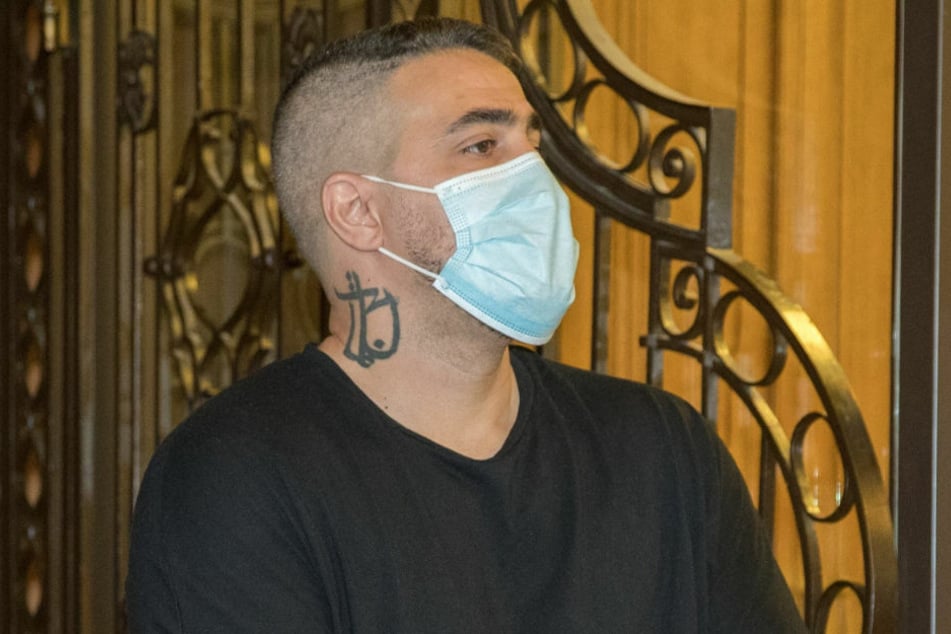 Bushido (42) bei einem seiner vielen Auftritte vor Gericht im Prozess gegen seinen langjährigen Geschäftspartner Arafat Abou-Chaker (44). In der angekündigten Doku will der Rapper reinen Tisch machen.