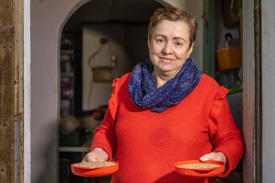 Kathrin Effenberger (60) päppelt in der Igelstation kleine und kranke Tiere mit Katzenfutter auf.