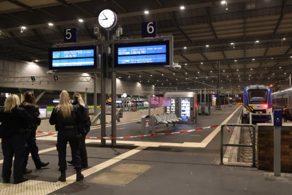 Gleis 5 und 6 wurden abgesperrt.