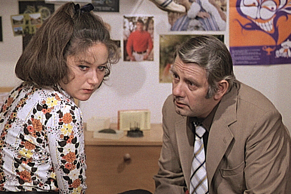 Peter Borgelt als Oberleutnant Peter Fuchs in einer Szene des "Polizeiruf"-Films "Im Alter von". Der Film basierte auf einem DDR-Fall, bei dem ein Lehrling drei Jungen umbrachte. 1975 wurde er von den Machthabern der Republik verboten.
