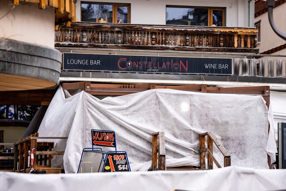 In der Bar "Le Constellation" im Schweizer Luxus-Skiort Crans-Montana kamen in der Silvesternacht 40 Menschen ums Leben. 115 weitere wurden verletzt.