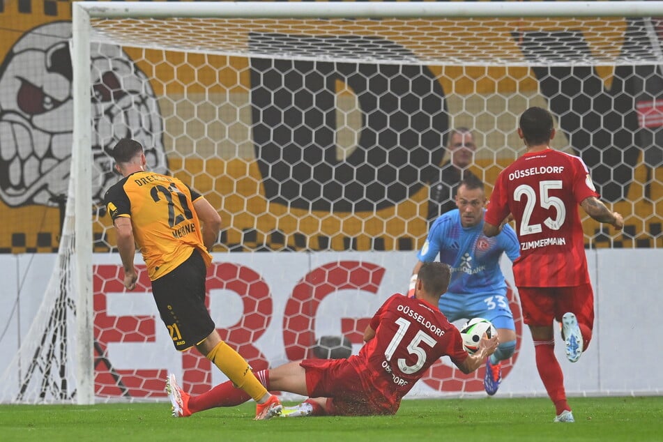 Robin Meißner (24, l.) bei seinem Tor zum 2:0 im Pokal gegen Düsseldorf. Das Tor gibt ihm noch mehr Auftrieb.