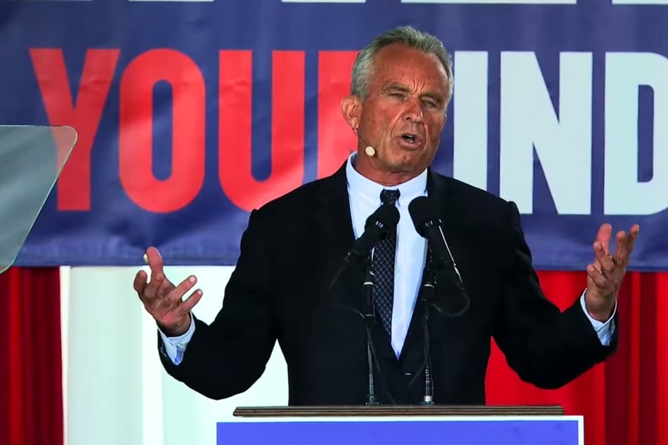RFK Jr. declares himself an Independent candidate during massive rally