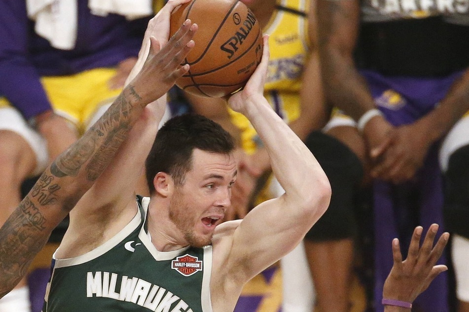 Pat Connaughton came off the bench to score 17 points for the Bucks on Monday night.