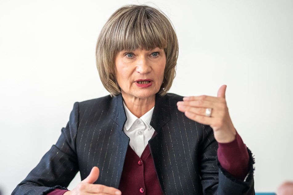 OB Barbara Ludwig (56, SPD) will dem CFC einen passenden Pachtvertrag auch für die dritte Liga vorlegen.