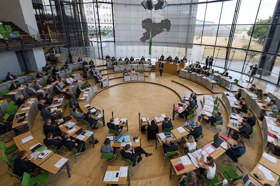 Der Landtag hat sich in die Sommerpause verabschiedet - bis Mitte August.
