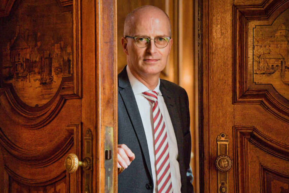 Die Opposition fordert, dass sich Bürgermeister Peter Tschentscher zu den Vorgängen erklärt. (Archivbild)