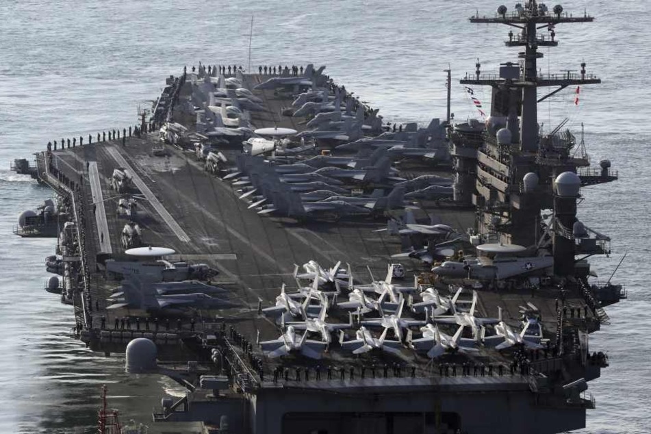 Nach Raketentests durch Nordkorea hatten die USA am Wochenende mit der Verlegung des Flugzeugträgers "USS Carl Vinson" begonnen.