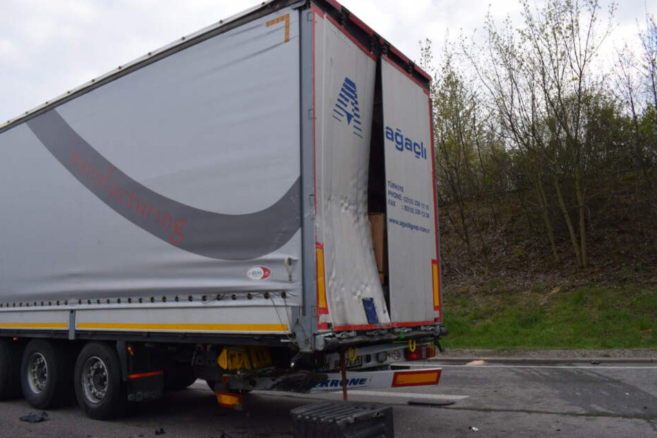 Der Transporter raste fast ungebremst in den Auflieger des LKWs am Stauende.