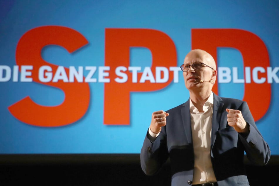 Bürgermeister Peter Tschentscher (SPD) spricht beim Wahlkampfauftakt der SPD Hamburg für die Bürgerschaftswahl.