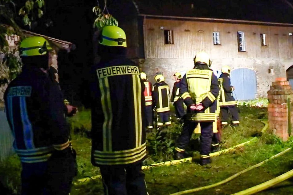 Lagerfeuer im Obergeschoss: Historische Mühle in Sachsen angezündet