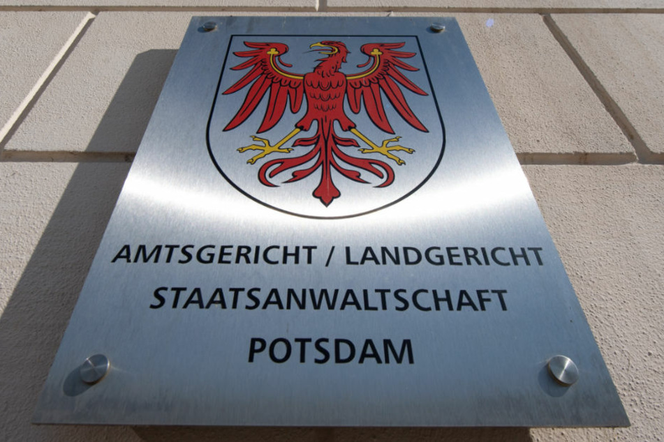 Am Dienstag gegen 10 Uhr will das Landgericht Potsdam ein Urteil gegen einen 37-Jährigen verkünden, der versucht haben soll, seine Frau durch einen Autounfall zu töten.