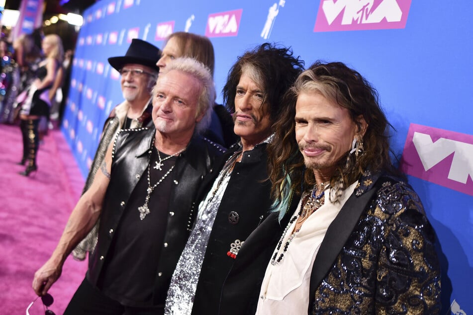 Aerosmith v.l.n.r.: Brad Whitford (71), Tom Hamilton (71), Joey Kramer (73), Joe Perry (73) und Steven Tyler (75).