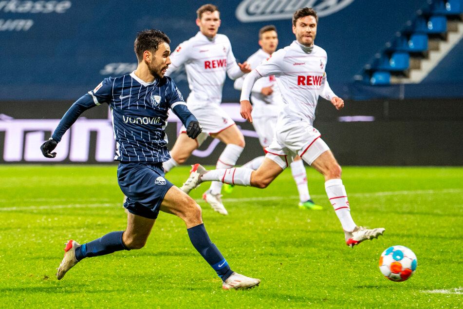 Bochums Flügelflitzer Gerrit Holtmann (l.) schießt zur 1:0-Führung für seinen VfL ein.