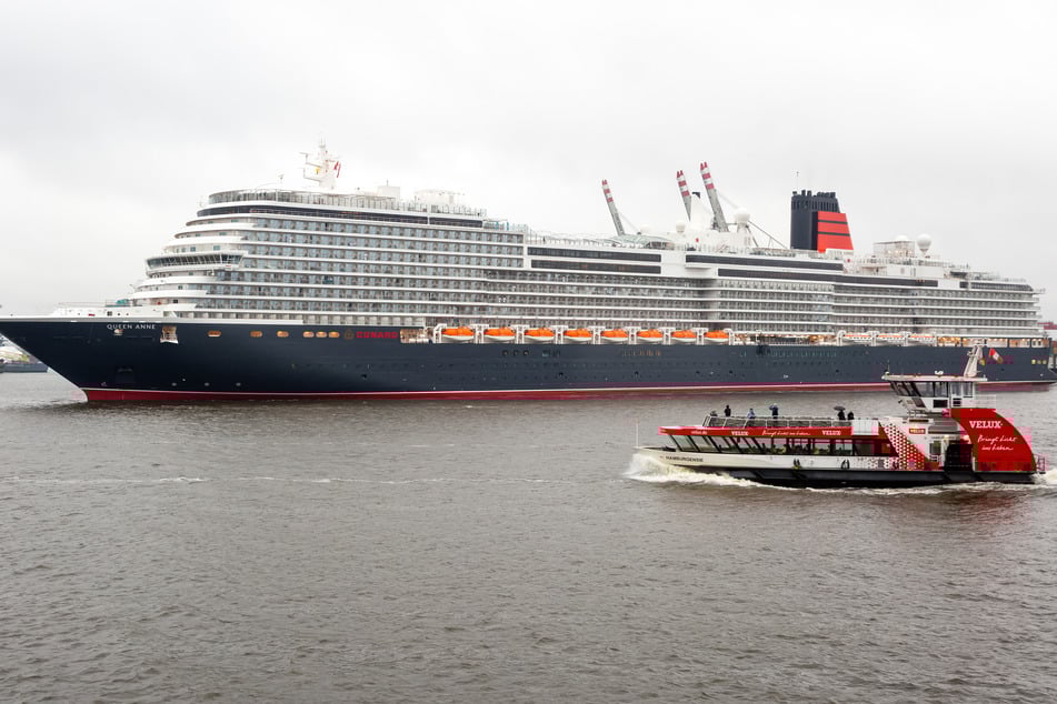Am 6. Januar wird das Luxuskreuzfahrtschiff zurück in Hamburg erwartet. (Archivbild)