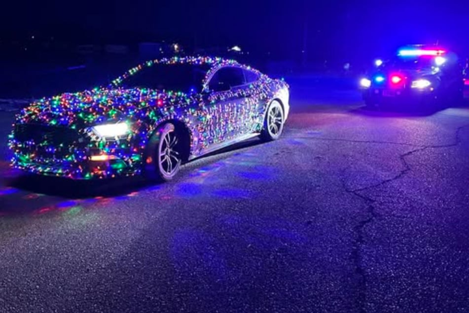 A car was decorated all over with lights as it sped along the US roads. However, the action was illegal.