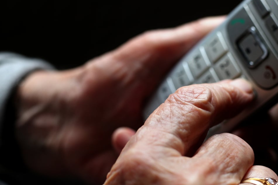 Der über 90-Jährige verlor Bargeld und Gold im Wert von rund 100.000 Euro. (Symbolfoto)