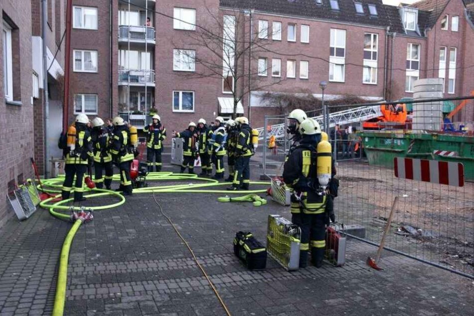 In einem Haus an der Kuthstraße brannte es im Keller.