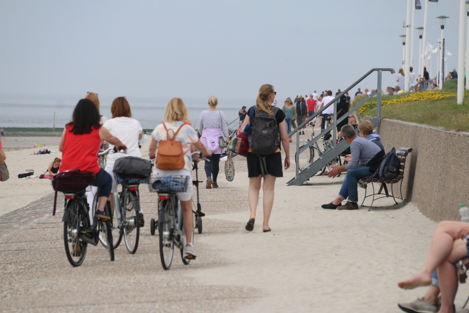 Die Strandpromenade auf Norderney ist wieder gut besucht.