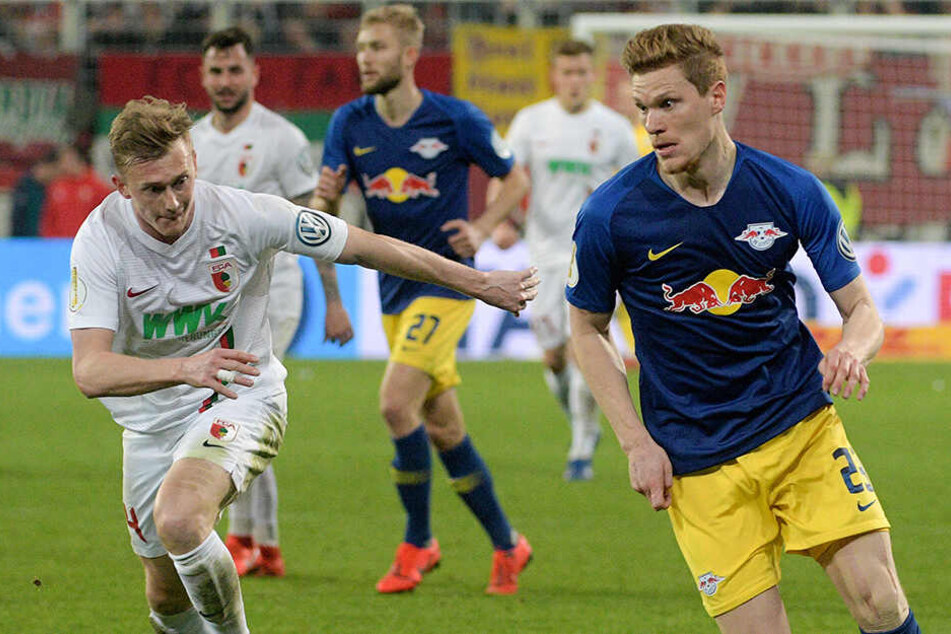 Im Duell mit dem Ex-Leipziger Georg Teigl hat Marcel Halstenberg die Nase vorn.