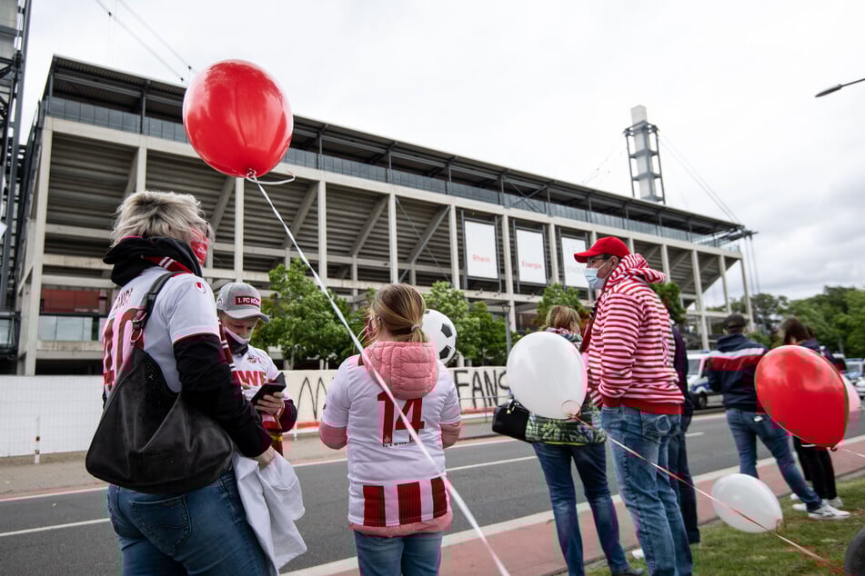 Fans des 1. FC Köln stehen hinter ihrem Verein, hatten zuletzt aber immer wieder die Kommunikation des FC-Vorstand kritisiert.