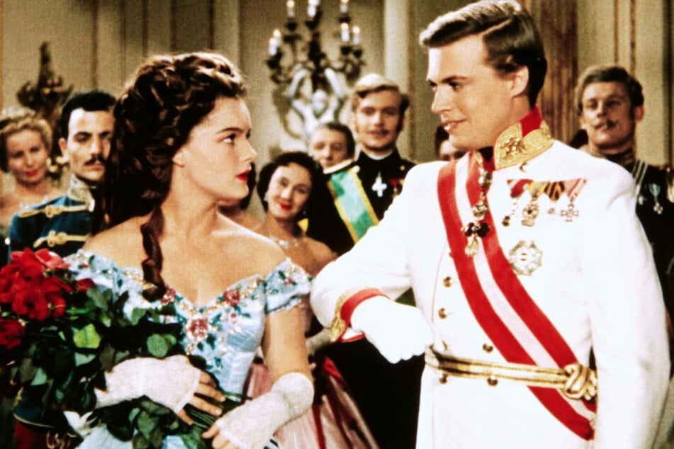 Taschentücher raus: An Heiligabend zeigt RTL erstmals alle drei Teile der "Sissi"-Trilogie mit Romy Schneider (†43) und Karlheinz Böhm (†86) in Serie.