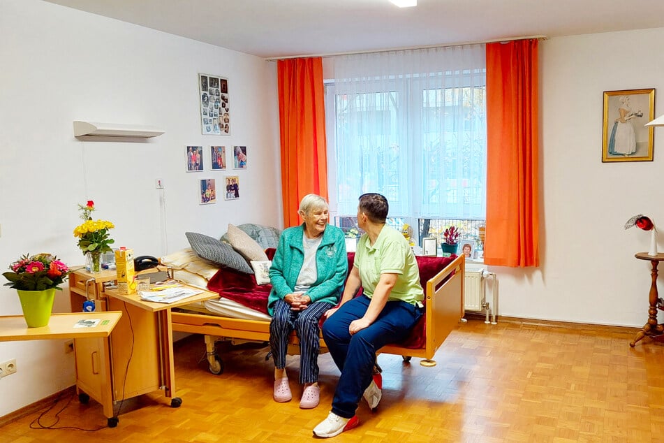 Die Mitarbeiter in den Einrichtungen unterstützen bei allen Anliegen rund um altersgerechtes Wohnen.