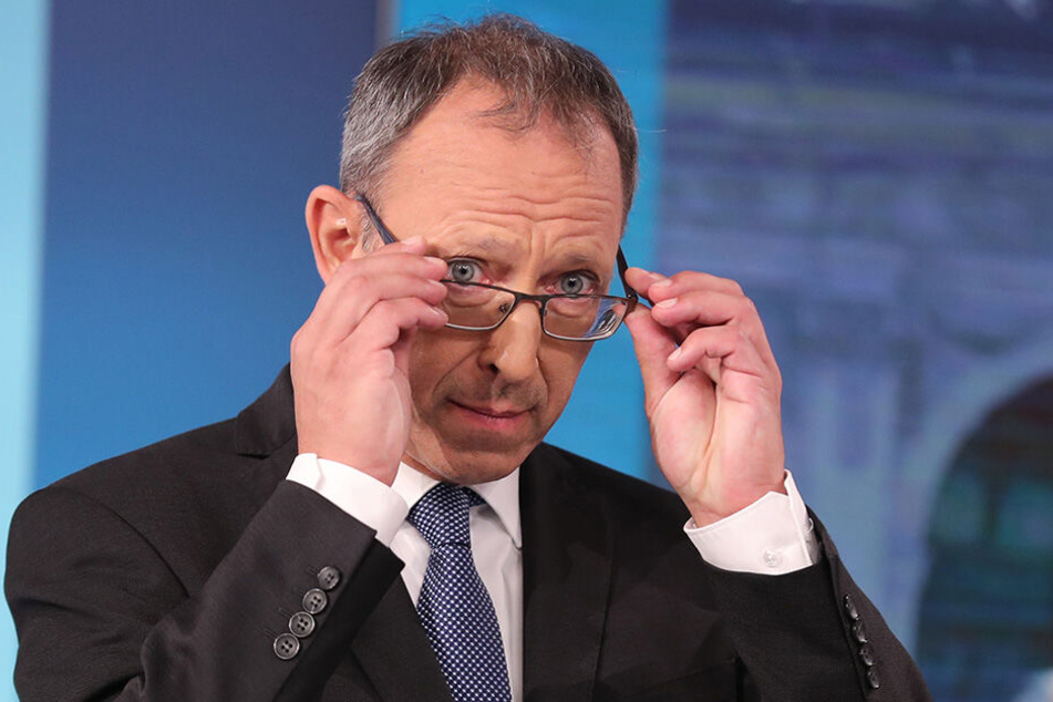 Skeptischer Blick bei Jörg Urban (55, AfD). In seinem Wahlkreis Bautzen 5 musste er sich dem CDU-Kandidaten geschlagen geben.