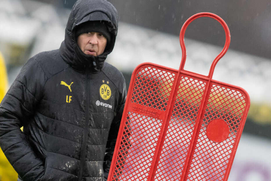 Trainer Lucien Favre wird in den nächsten Auswärtsspielen in Hoffenheim nicht auf die Unterstützung der BVB-Fans im Stadion zählen können.
