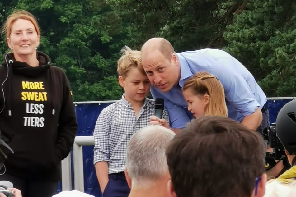 Prinz William (39) zusammen mit seinen Kindern Prinz George (7) und Prinzessin Charlotte (6) beim Vatertags-Spendenlauf in Sandringham.