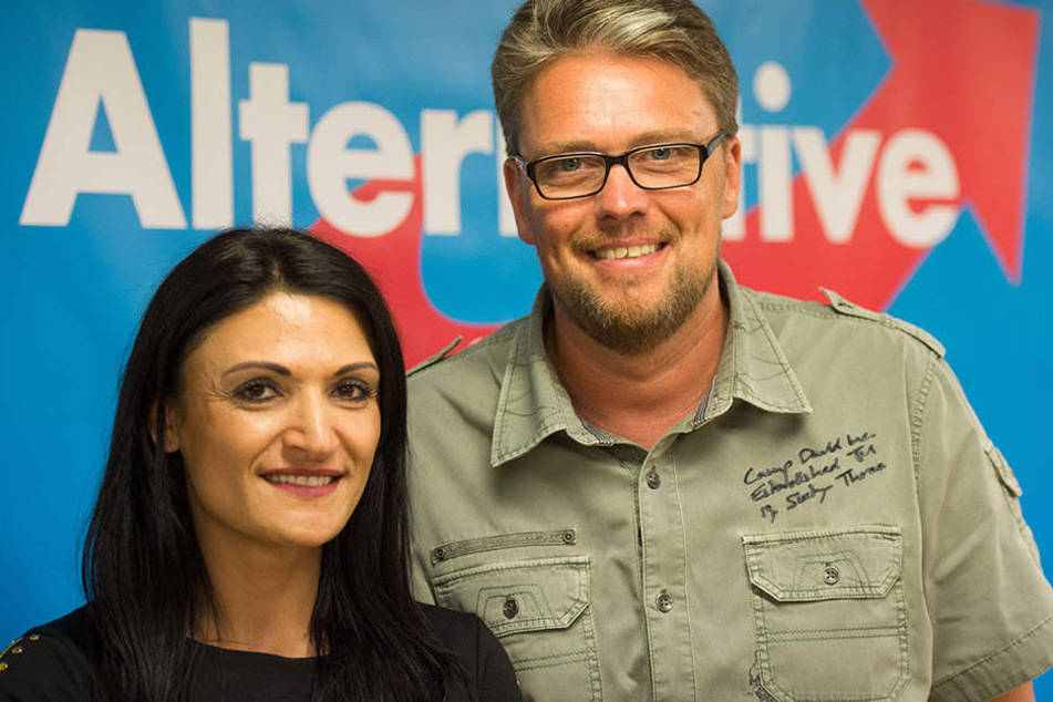 Leyla Bilge mit Parteikollegen Guido Reil. Bilge ist kurdischer Abstammung und engagiert sich für Flüchtlinge.