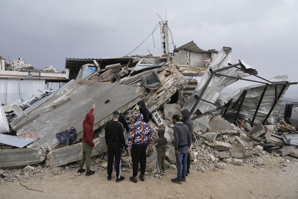 In und um Dschenin führt Israels Militär regelmäßig Razzien durch. Bei einem neuen Einsatz soll es Zerstörungen und Tote geben.