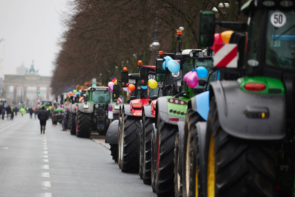 Zur Abschlusskundgebung der Bauernproteste werden am Montag rund 5000 Traktoren und Landmaschinen in Berlin erwartet.