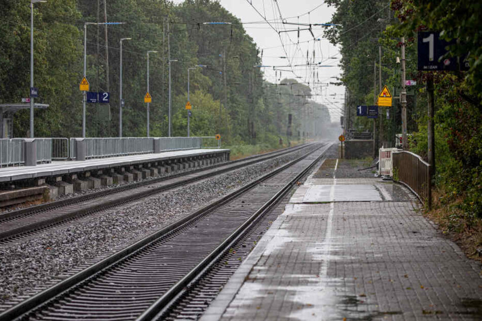An diesem Bahnsteig am Bahnhof Voerde hatte sich das schreckliche Ereignis am Samstagmorgen abgespielt.