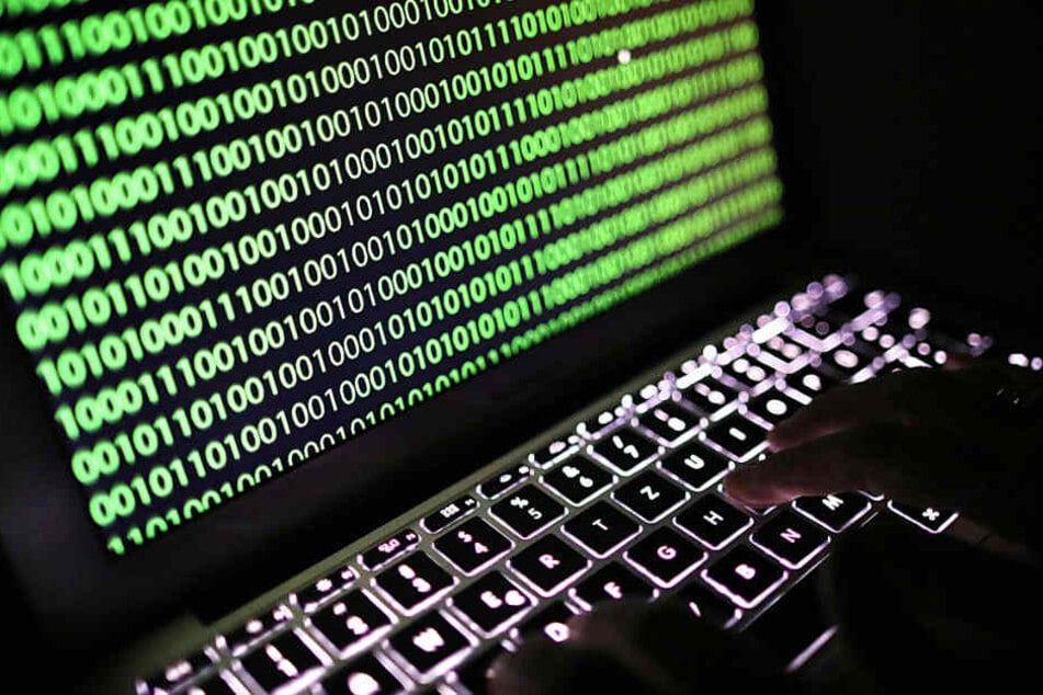 Bei dem Online-Angriff wurden Daten von Politikern und Prominenten gehackt.