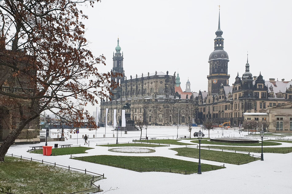 Auch in der Dresdner Altstadt fiel Schnee.