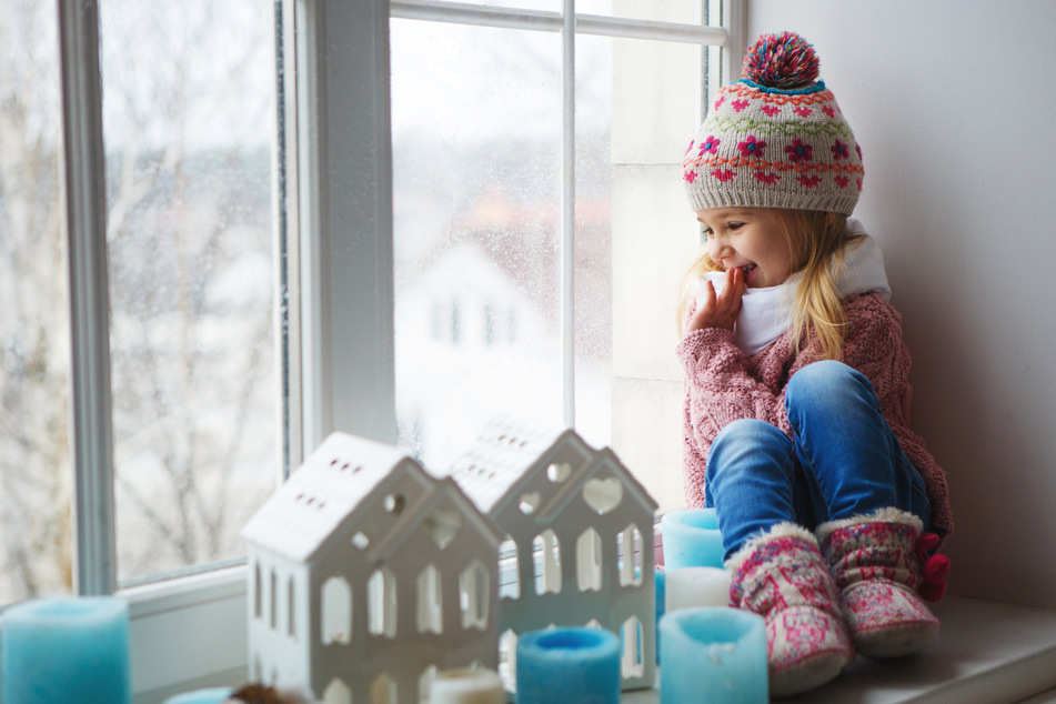 Warme Kleidung hilft im Winter natürlich auch drinnen gegen das Frieren.