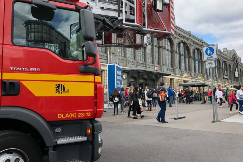 Die Feuerwehr war sofort mit einigen Löschzügen vor Ort.
