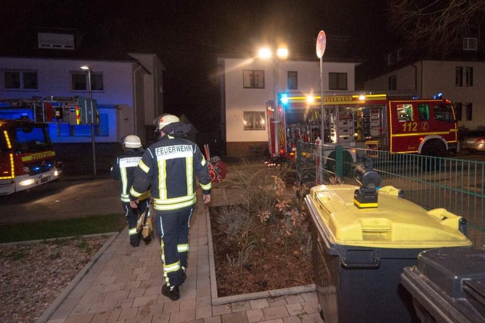 Nachbarn informierten die Feuerwehr über den Brand.